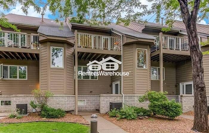 1st image of 2866 Kenwood Isles Dr