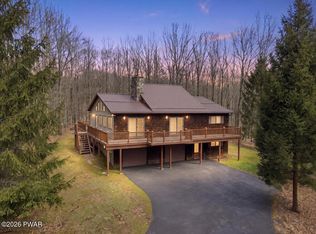 89 Fern Dr, Hawley, PA 18428