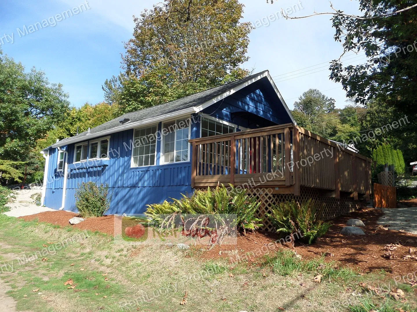 Spectacular Views! Unique & Adorable House W/Huge Deck - Walking Distance To Redondo Beach!! — Photo 2