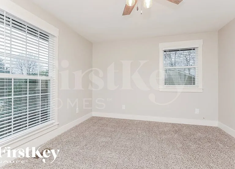 208 Beech Dr — Photo 9