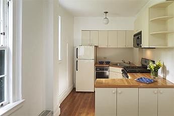 2nd image of 988 Memorial Dr APT 281