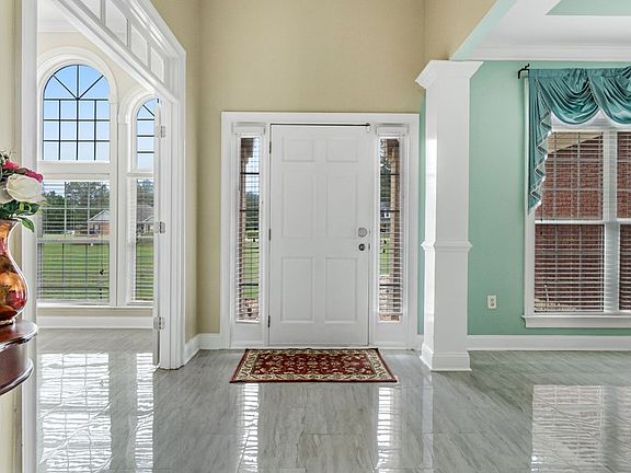 3rd image of 106 Ivy Ln