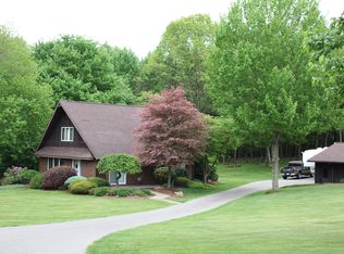 132 Longview Dr, Butler, PA 16001
