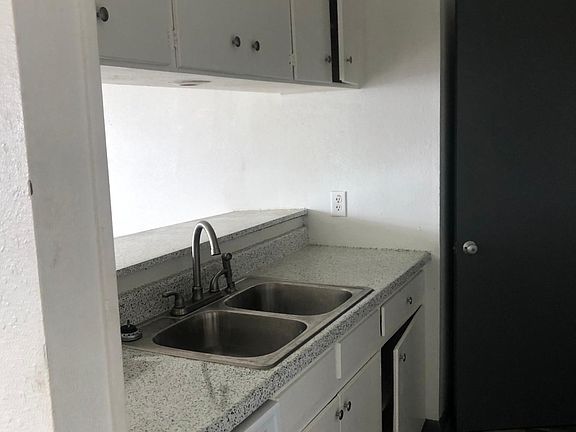 4th image of 320 Market St #6