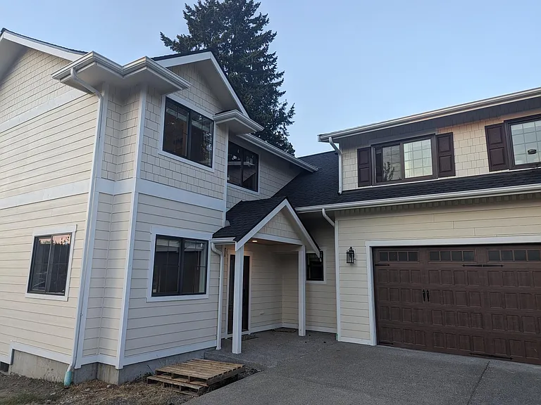 309 Lake Louise Dr SW — Photo 1