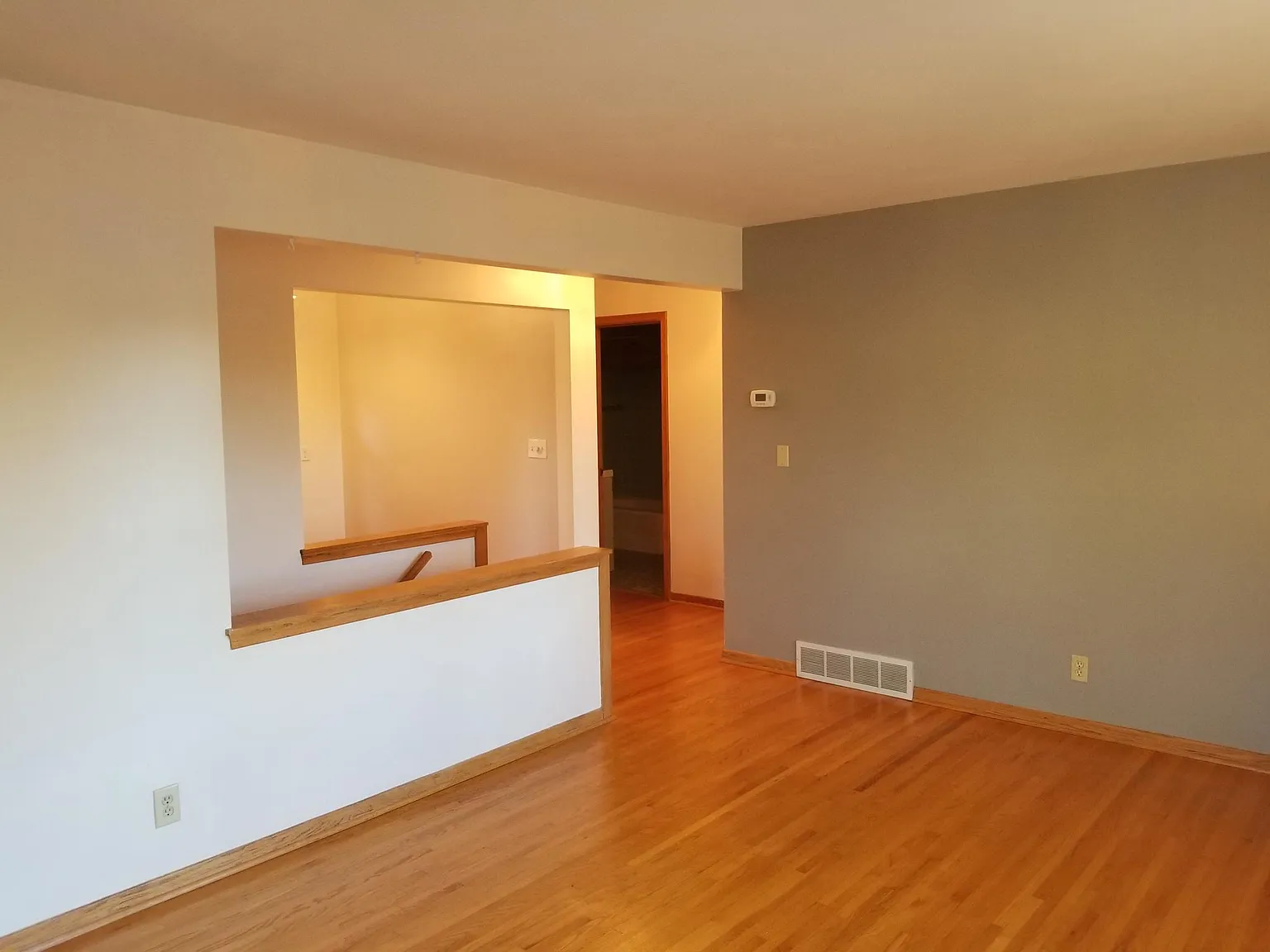 4553 Cedar Ave S — Photo 2