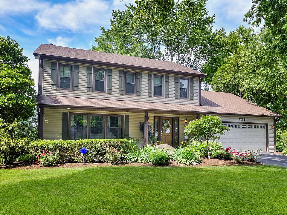 1st image of 228 Brooklea Ct