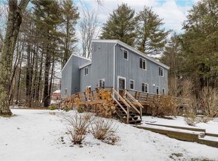 6 Duncaster Cir, Granby, CT 06035