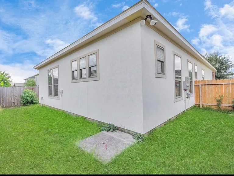 923 Doubletree Glen Dr — Photo 22