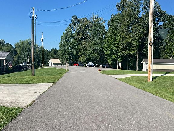 4th image of 125 Karla Ln