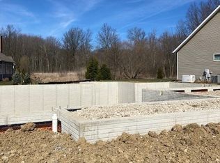 801 Willow Walk, Wadsworth, OH