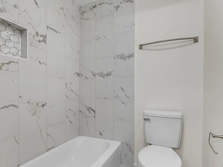 4918 Pompano Ct — Photo 17