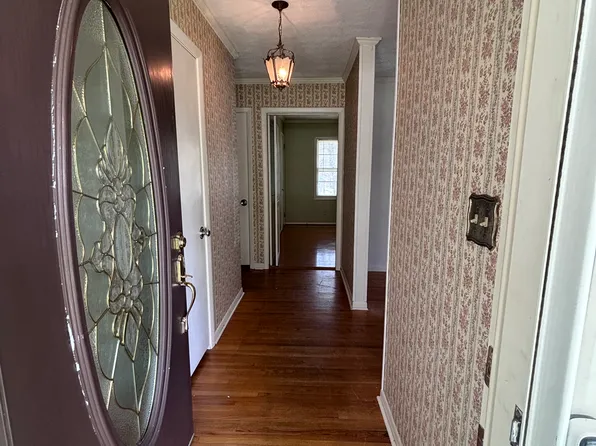 121 Westmore Dr, Danville, VA 24541