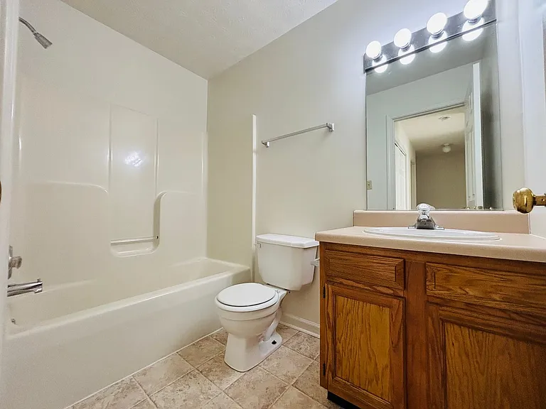 510 Craig St — Photo 2