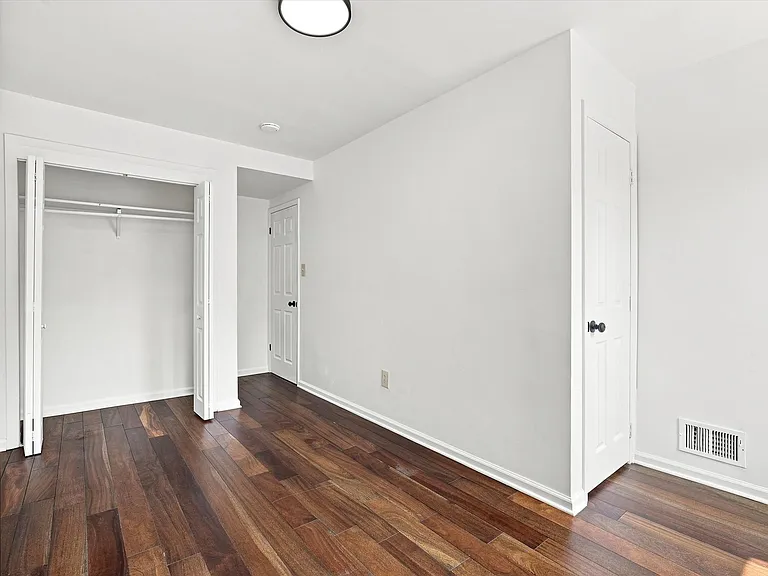 2846 Amber St — Photo 3