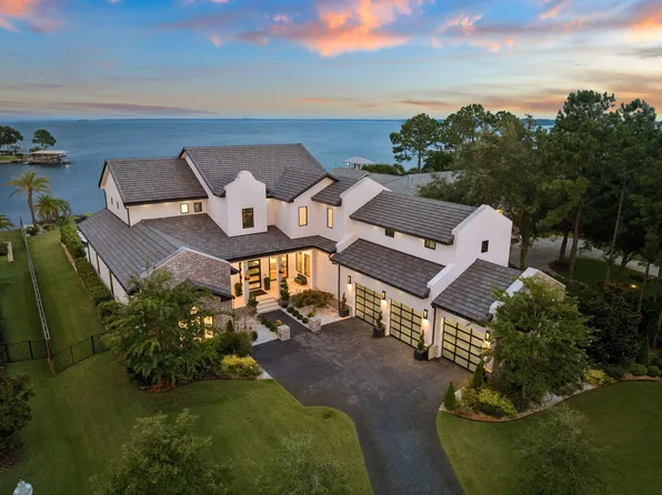 400 E Shipwreck Rd, Pt Washington, FL 32459