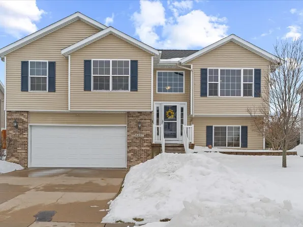 4407 Adams Ct NE, Cedar Rapids, IA 52411