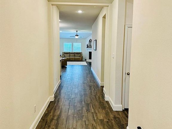 3rd image of 3401 Wildwood Dr