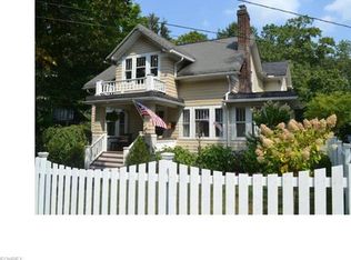 413 E Washington St, Chagrin Falls, OH 44022