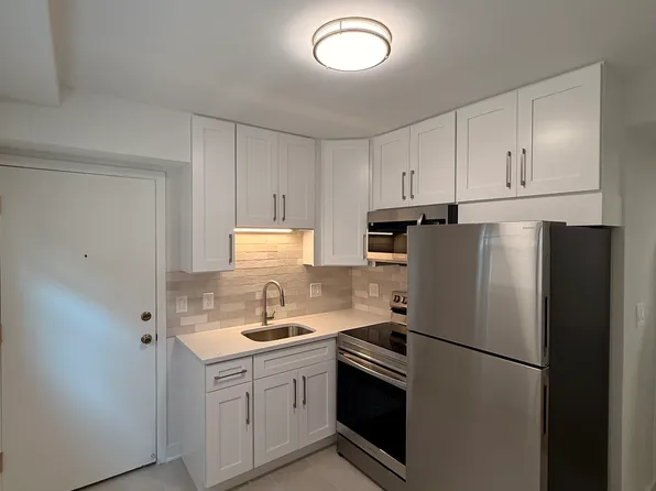 2316 N Harlem Ave APT 1C, Elmwood Park, IL 60707
