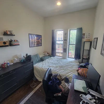 Rented by Yup Realty LLC | media 27