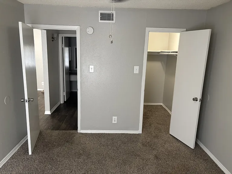 1809 W Schunior Rd #212 — Photo 8