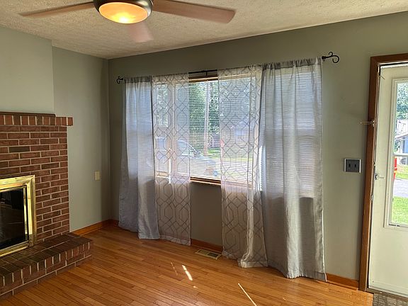 2nd image of 138 Maple Ave