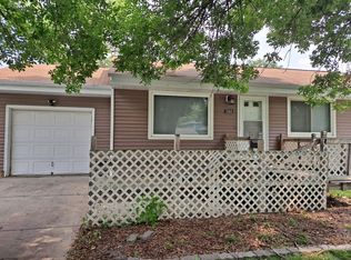 7660 Grover St, Omaha, NE 68124