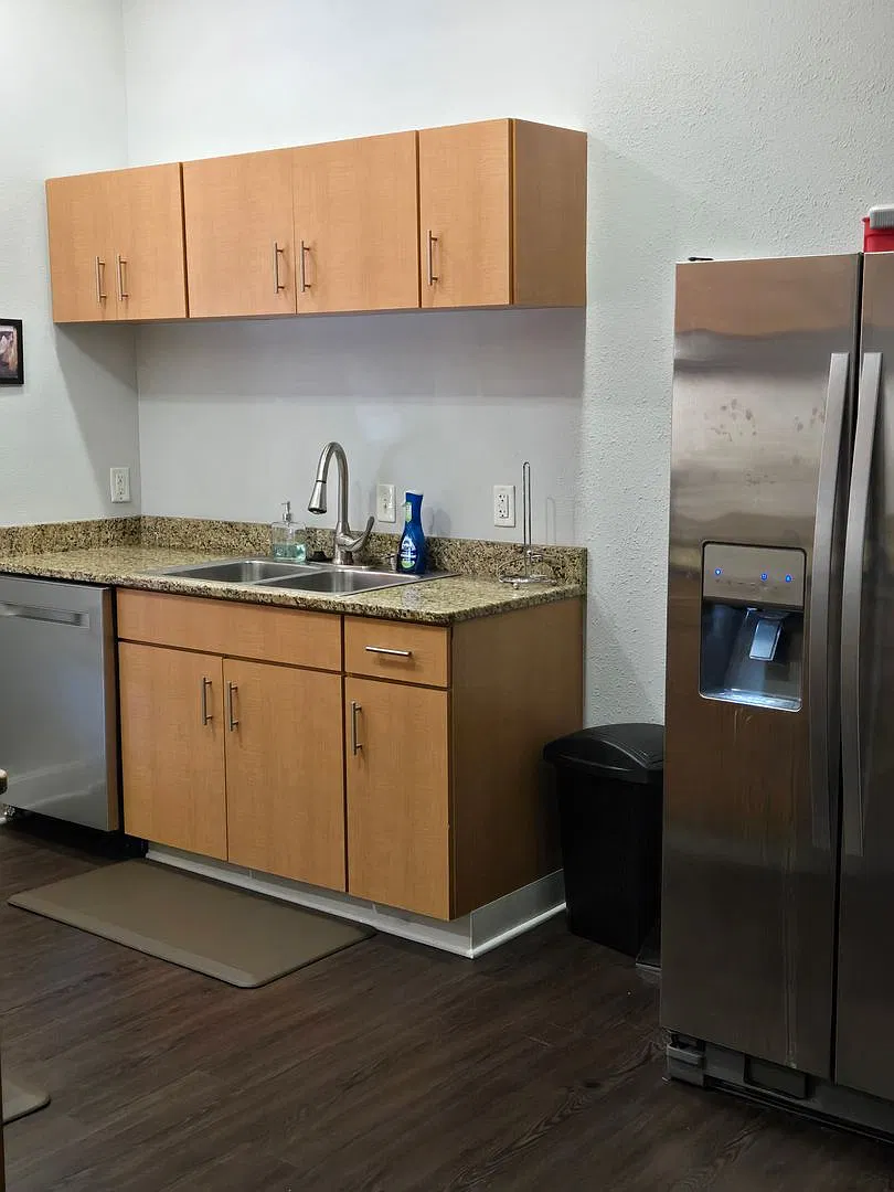 302 W Commercial Unit 211A — Photo 3