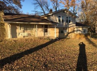 11252 Prairie Chapel Rd, Sumner, IL 62466