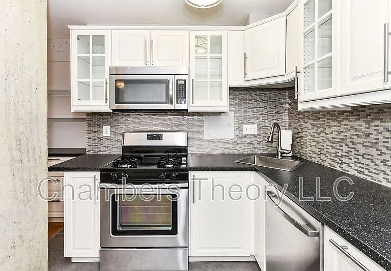 1250 4th St SW #W303 — Photo 5