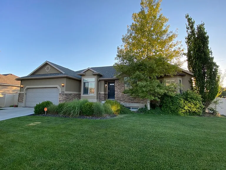 13294 S Cherry Crest Dr — Photo 1