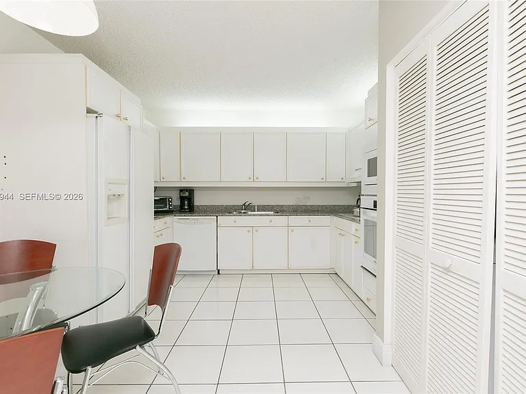 8855 Collins Ave #6F — Photo 13