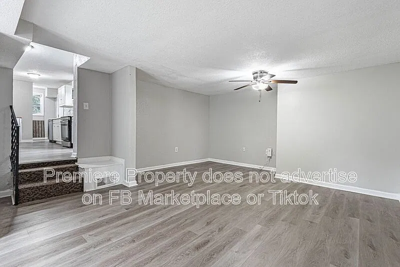 2 bed, 1.0 bath, 1025 sqft, $1,220 — Photo 2