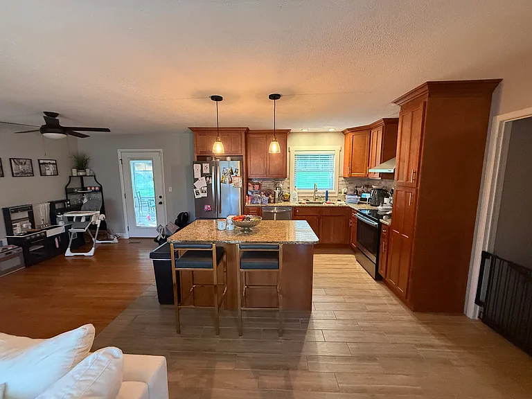 7605 Luscombe Dr — Photo 3