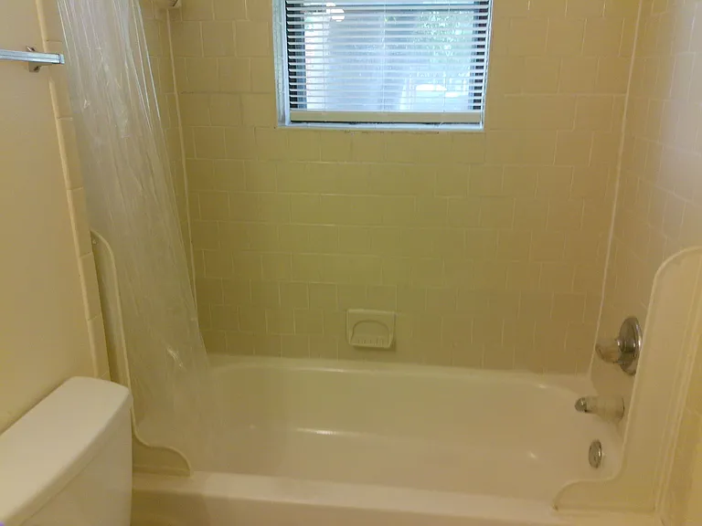 Park Manor — Photo 35