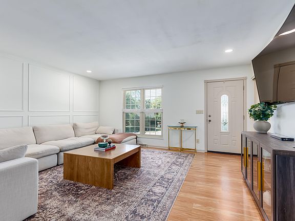 4th image of 5 Timberview Ct
