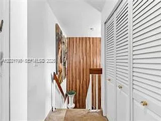 4 bed, 3.0 bath, 2408 sqft, $4,000 — Photo 4