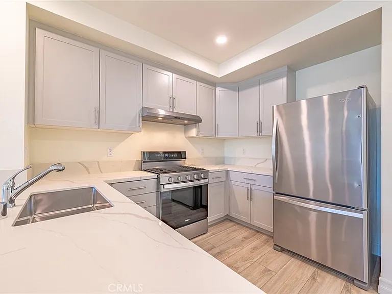 190 S New Ave #2 — Photo 17
