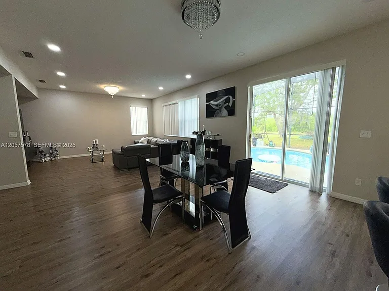 233 Aldridge Ln — Photo 37