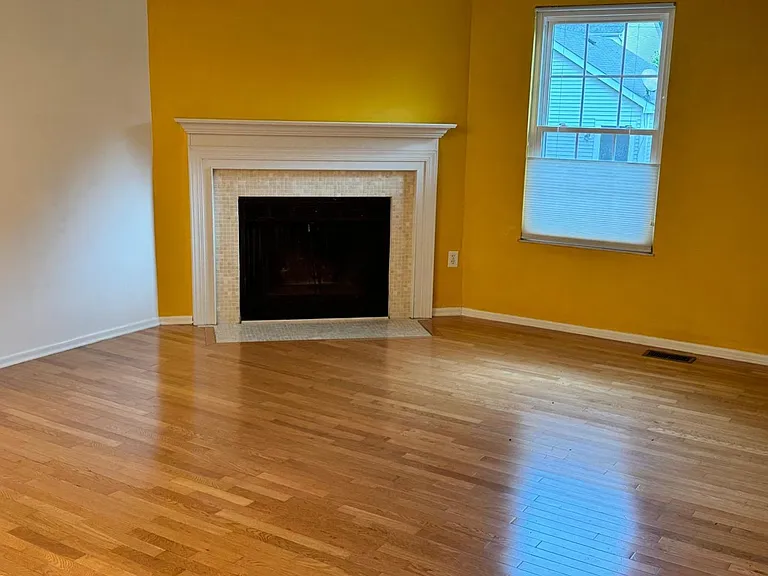1238 Michigan Ave — Photo 4