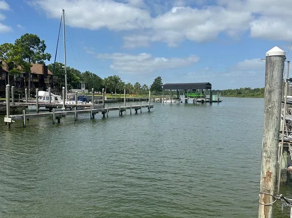 793 Davis Rd, League City, TX 77573