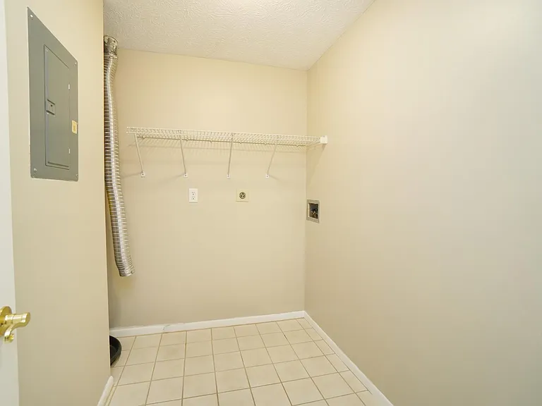 8945 Eagleview Dr #7 — Photo 22