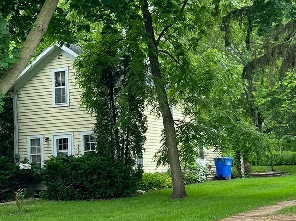 615 N Main St, Lodi, WI 53555
