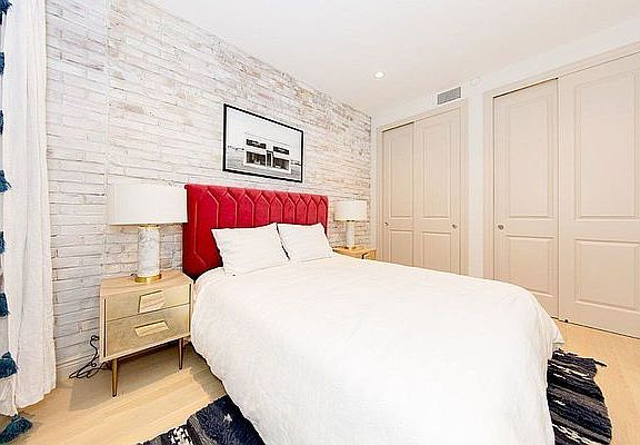 5th image of 371 E 10th St #B