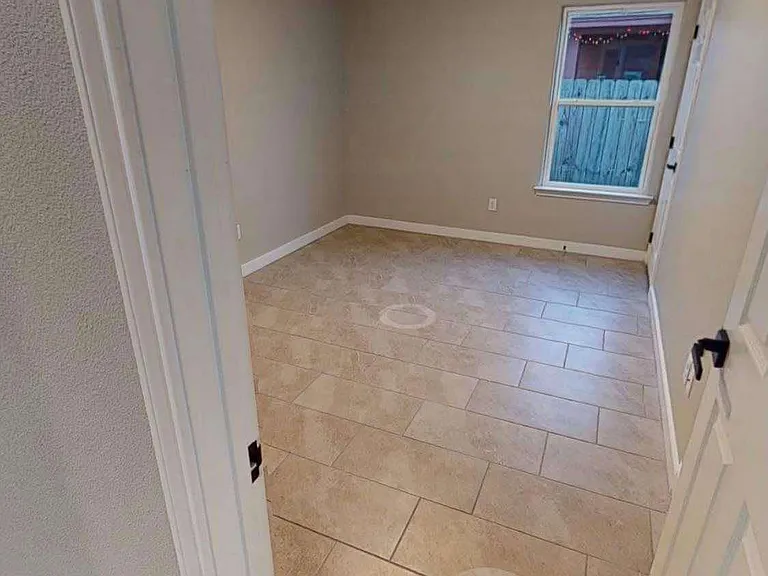 Sands Dr — Photo 10