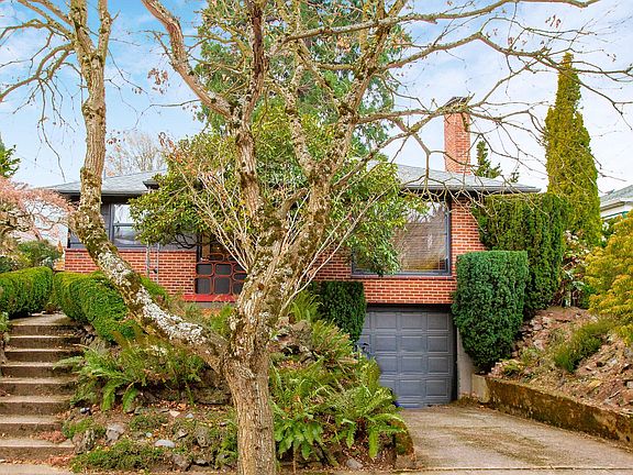 Established landscaping creates privacy