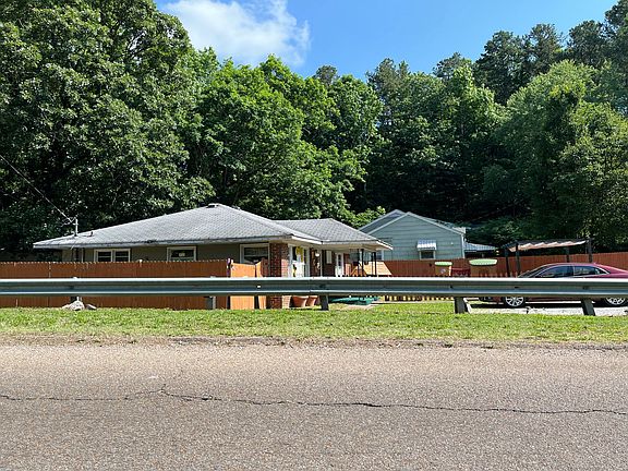 3rd image of 1601 Agnes Ave