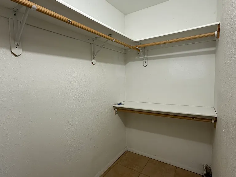 3209 S Capri Cir — Photo 40