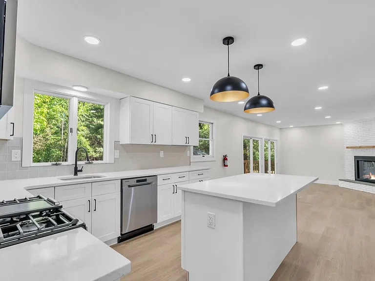 633 Eltone Rd — Photo 14